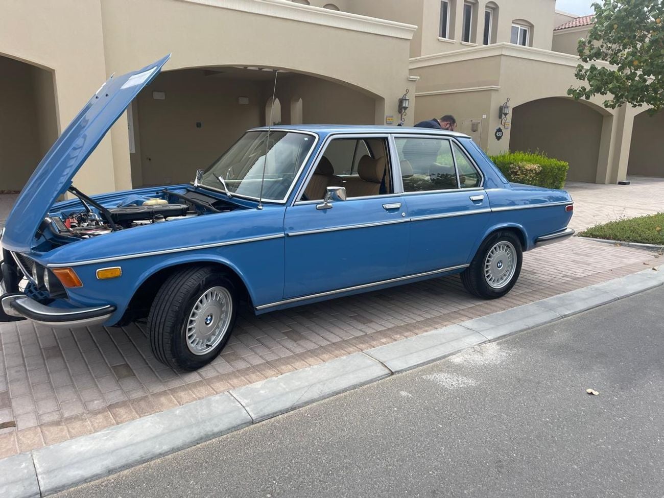 بي أم دبليو 750i