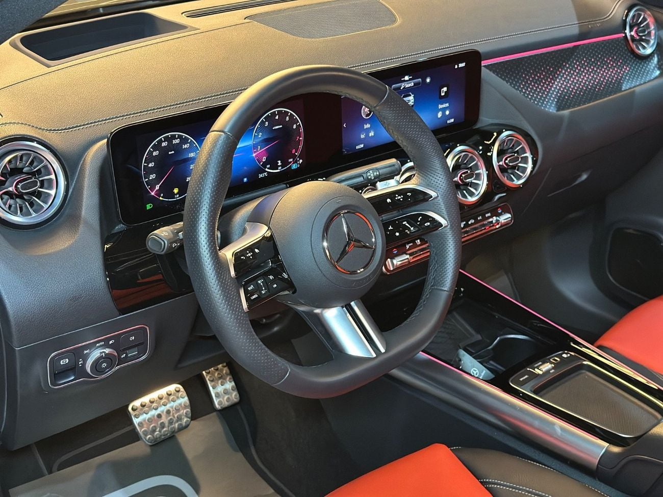 Mercedes-Benz GLA 200 Premium 1.4L MERCEDES-BENZ GLA 200 | GCC | 2025 | UNDER WARRANTY & CONTRACT SERVICE (GARGASH)