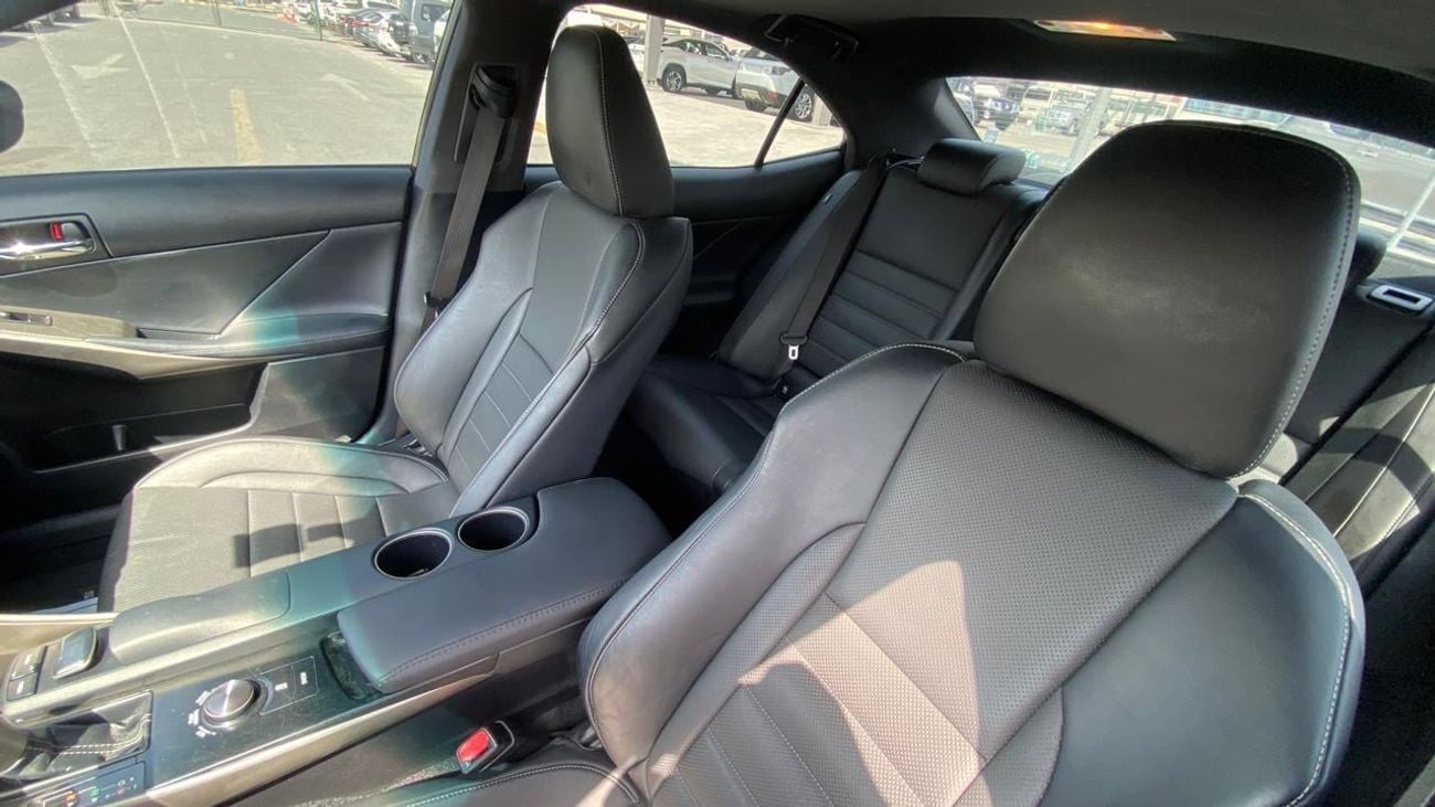 لكزس IS 250 F Sport 2.5L