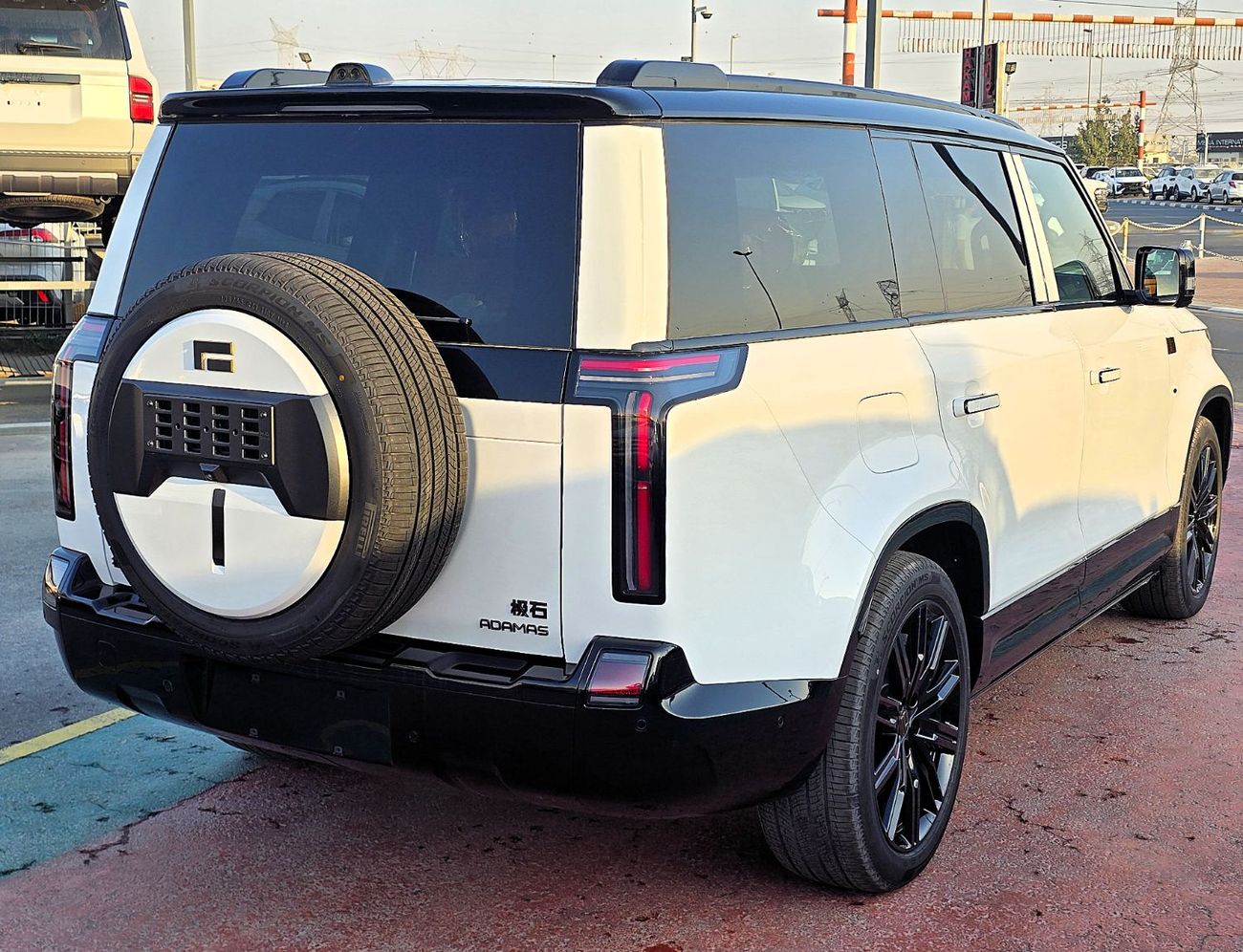 روكس أداماس (EXPORT ONLY) ROX Adamas vip 6 seats (EREV)  A/T 4*4 SUV  White  color 2026 model