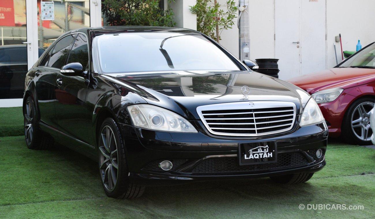 مرسيدس بنز S 550 وارداليابان 2008 لون اسود رقم واحد جلد  بانوراما جلد كرسي كهرباء أبواب شفط  شاشه كاميرا خلفيه