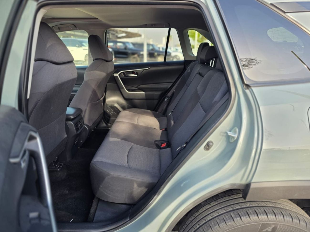 Toyota RAV4 2019 | 2.5L PETROL | AT | LHD | PUSH START ENGINE | ELECTRIC SEAT | SUNROOF | 2WD