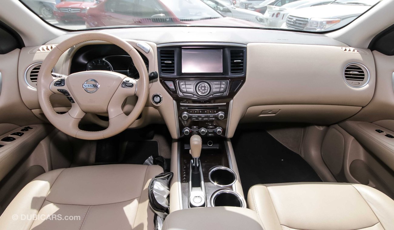 Nissan Pathfinder SV