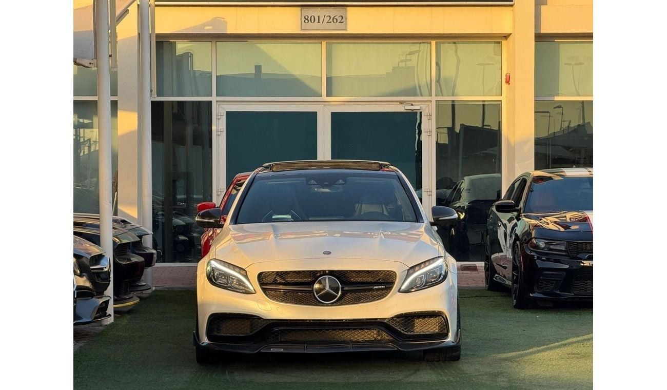 Mercedes-Benz C 63 AMG Std 4.0L Sedan