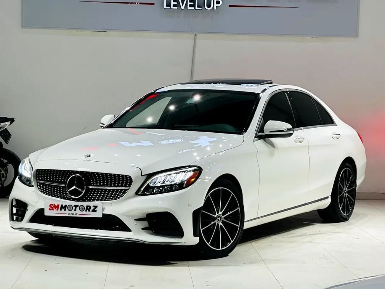 مرسيدس بنز C 300 Std 2.0L (241 HP)