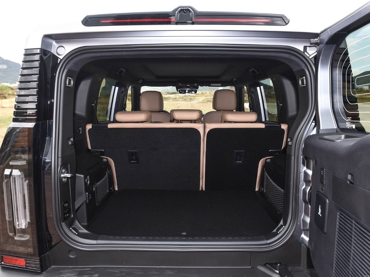 Jetour T2 Luxury black-brown