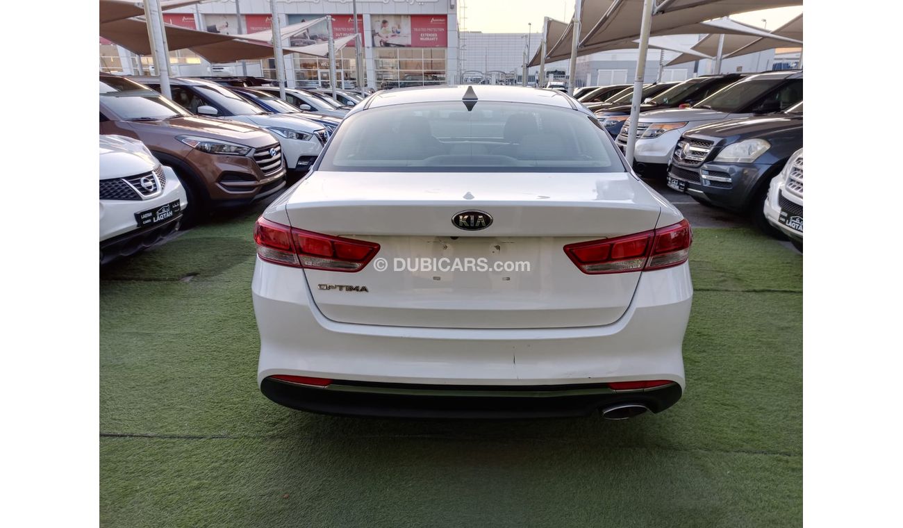 Kia Optima 2016 model, cruise control, sensor wheels, camera screen, in excellent condition, you do not need an