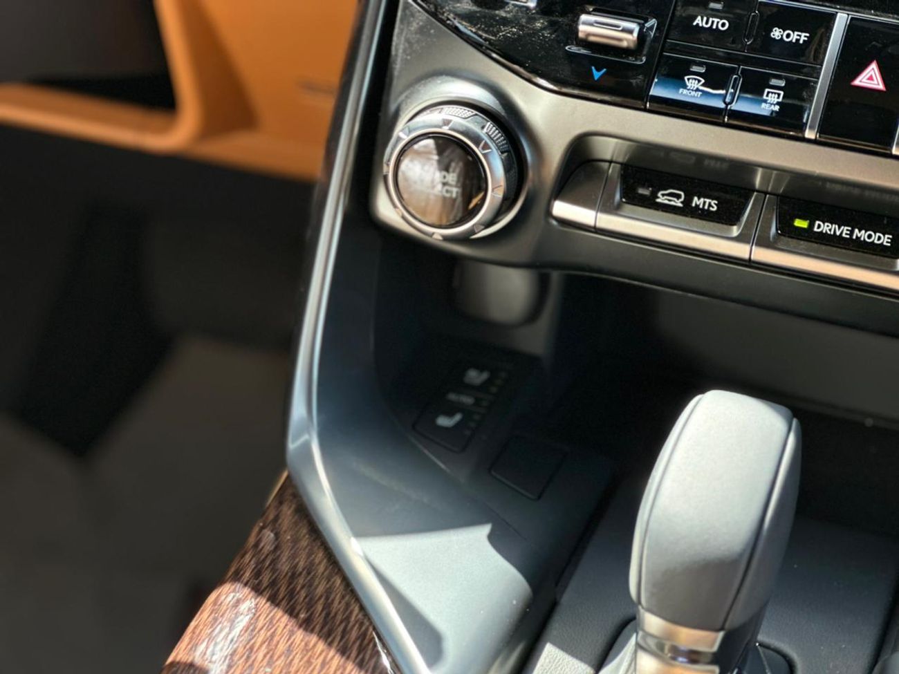 Lexus LX 700h Brand New Lexus LX700h Luxury available in stock