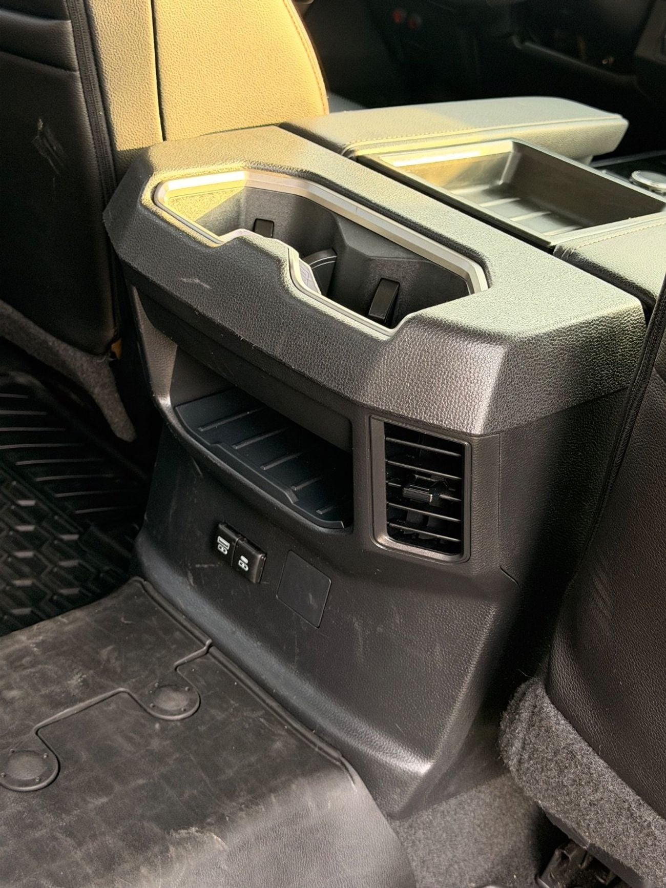 تويوتا تاندرا SR5 4WD Premium 2024