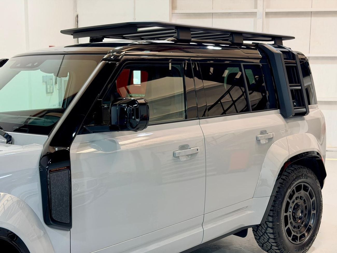 Land Rover Defender 110 635 OCTA  V8 2026