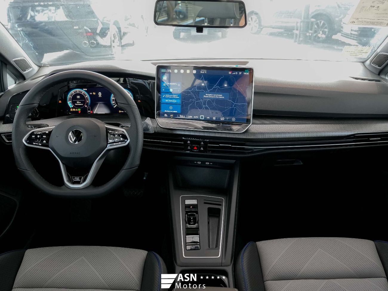 فولكس واجن جولف R-Line Black Package 1.5 Turbo 2025 (Harman Kardon + HUD)