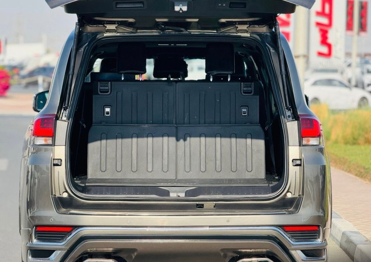 تويوتا لاند كروزر Toyota Land Cruiser model 2024 Fuel diesel full option VXR