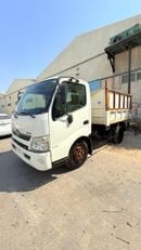 Hino 300 Original tipper / Gcc