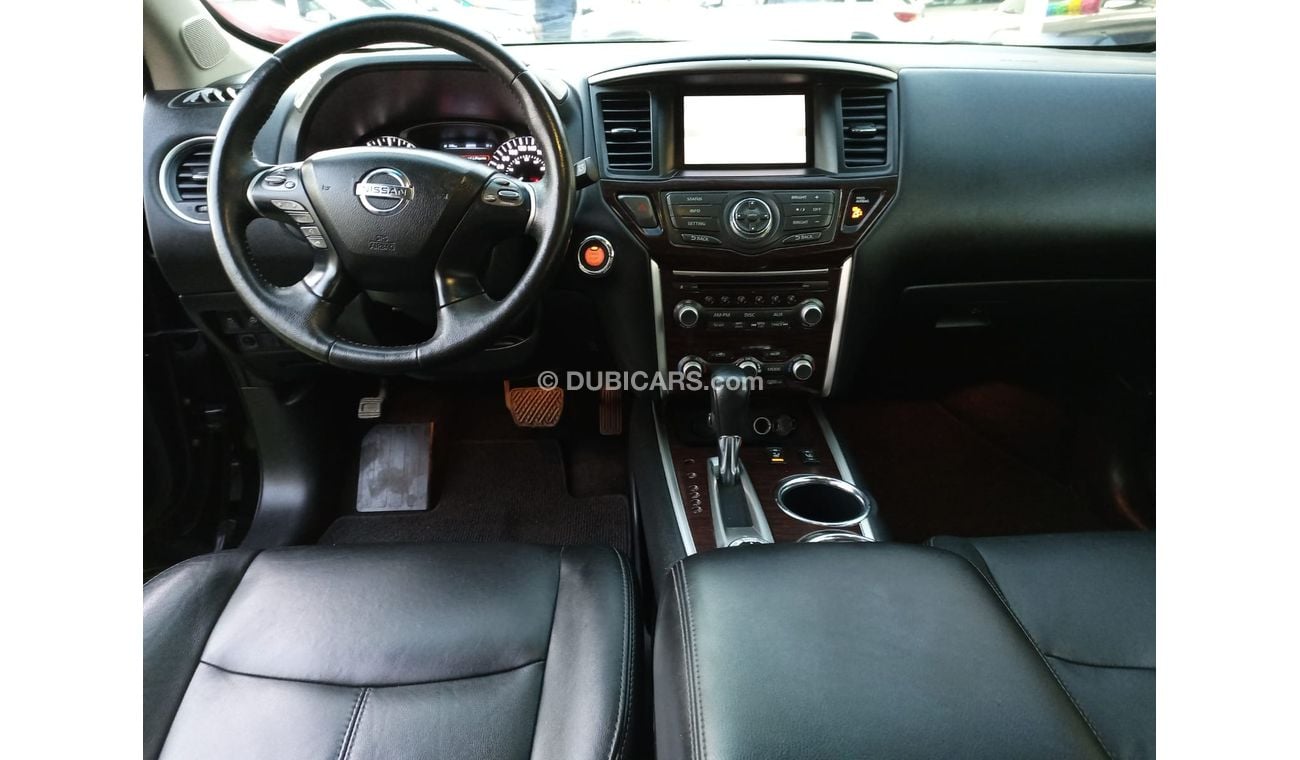 نيسان باثفايندر وارد كندابدون حوادث CLEAN TITLE  بانوراما جلد كاميرامامية وخلفية بحالة ممتازة لاتحتاج لأى مصاريف