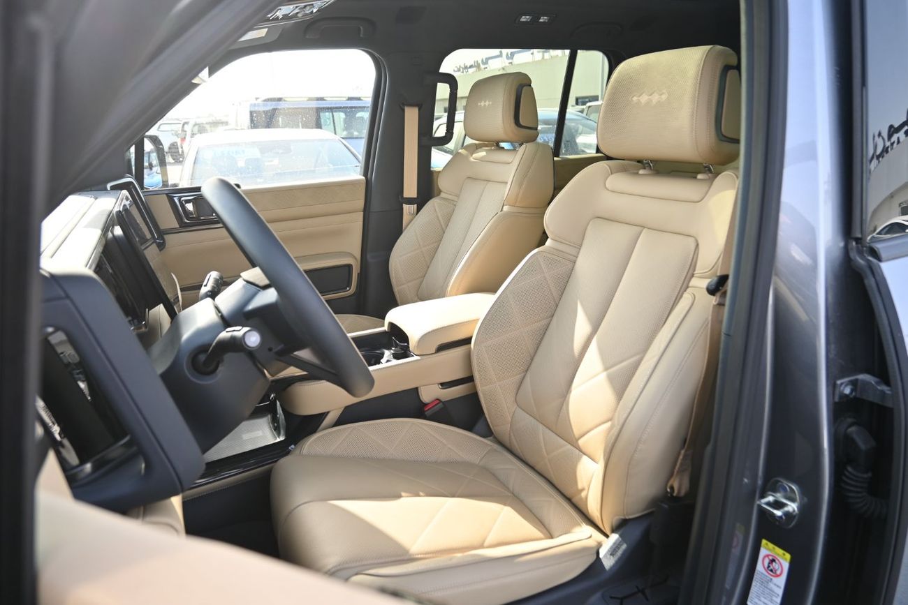 BYD Leopard 5 BYD Leopard 5 Flagship 1.5L Turbo + Plug-In Hybrid Dual Motor Model 2024 Color Grey