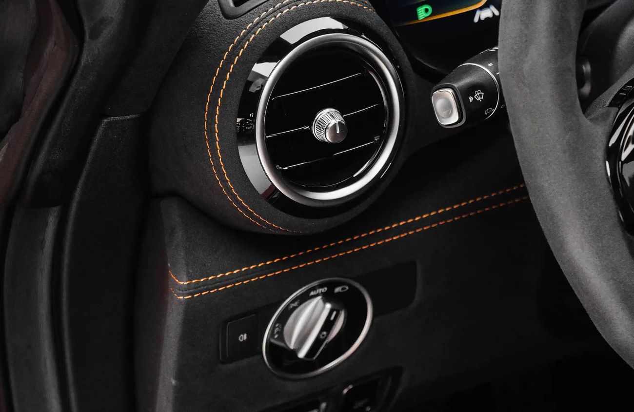 Mercedes-Benz AMG GT All-new 4.0L V8 biturbo engine