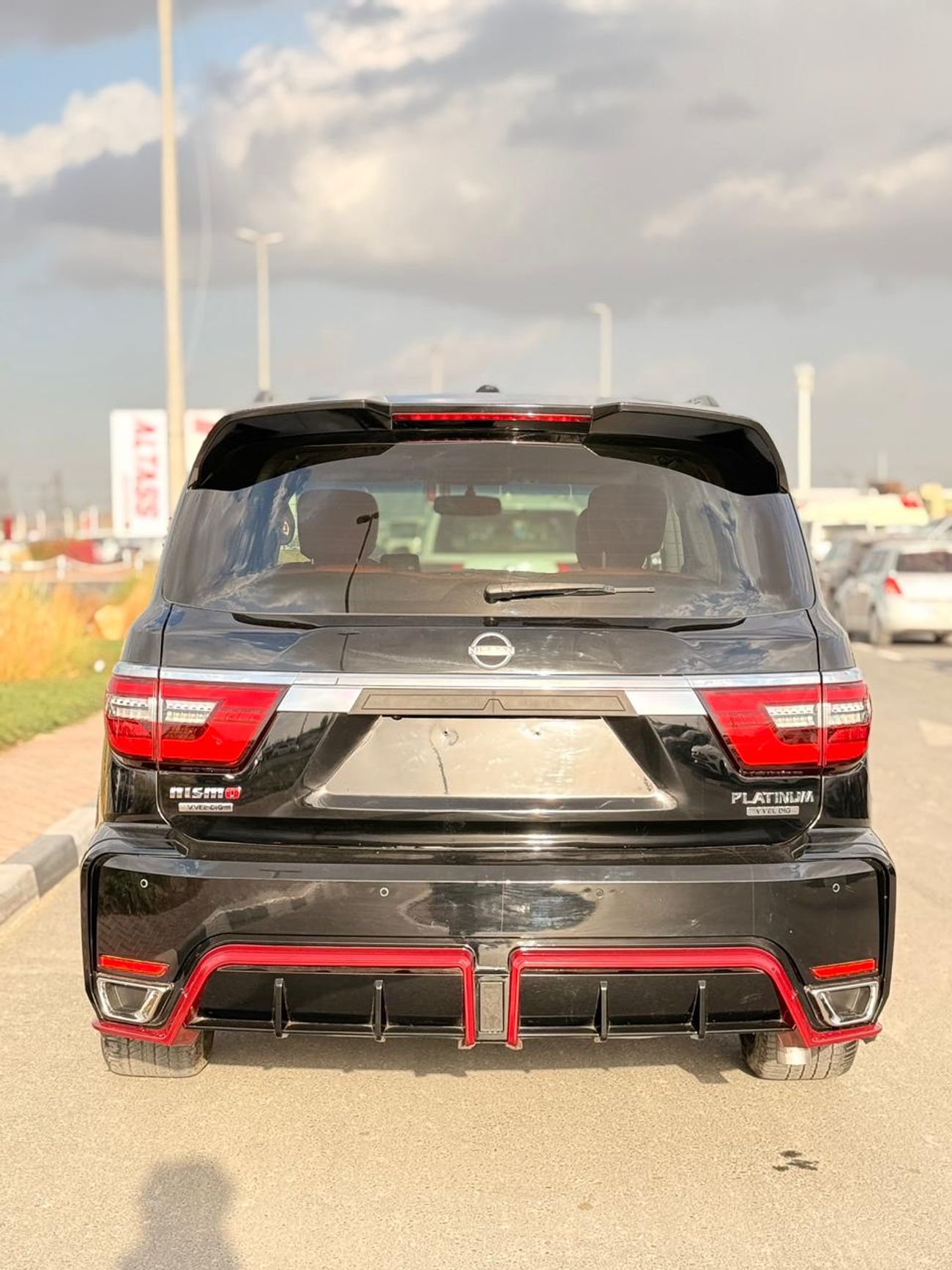 Nissan Armada 4WD 5.6 L Nismo