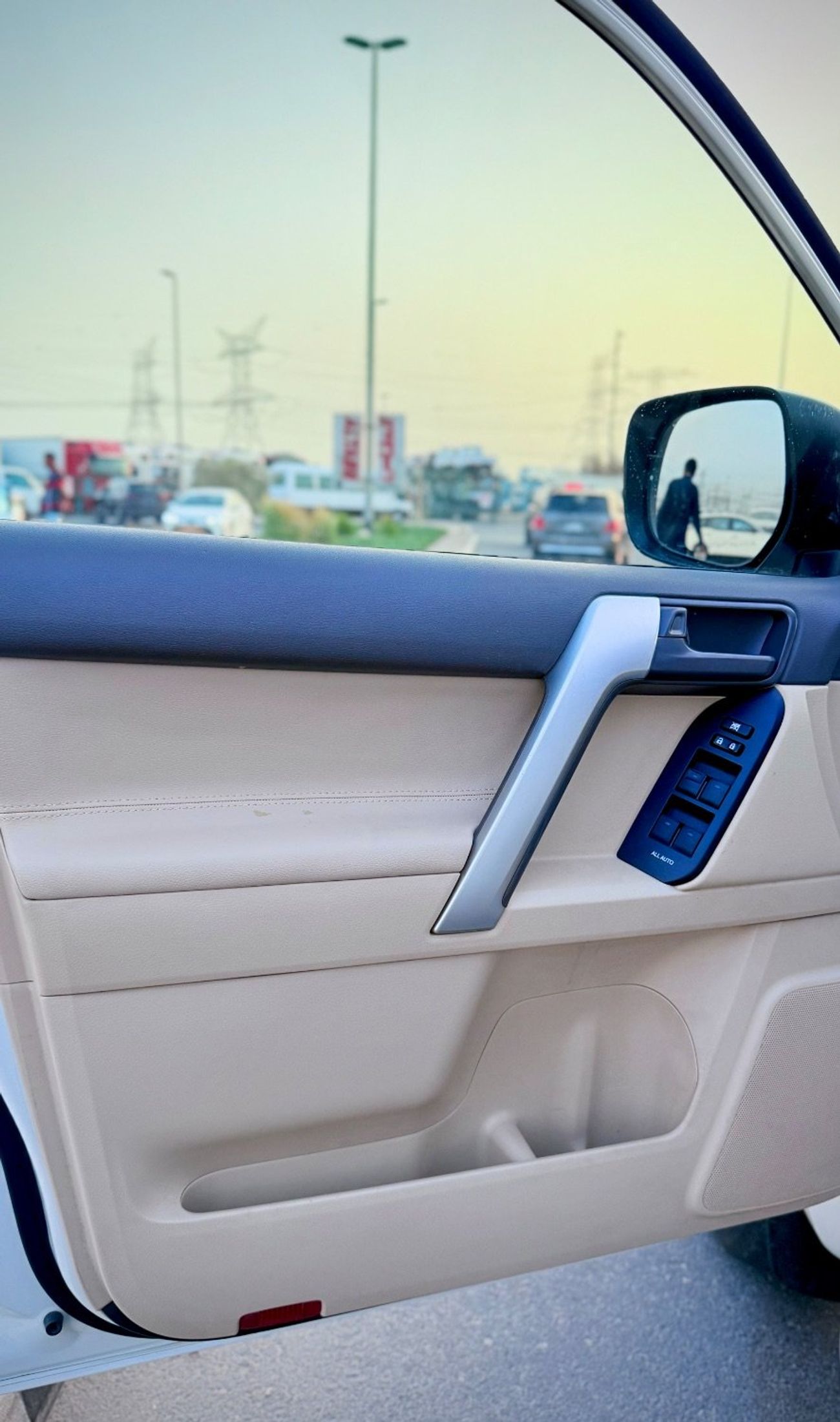 تويوتا برادو 2019 TX-L V4 2.7L Full Option Very Clean and Perfect Condition