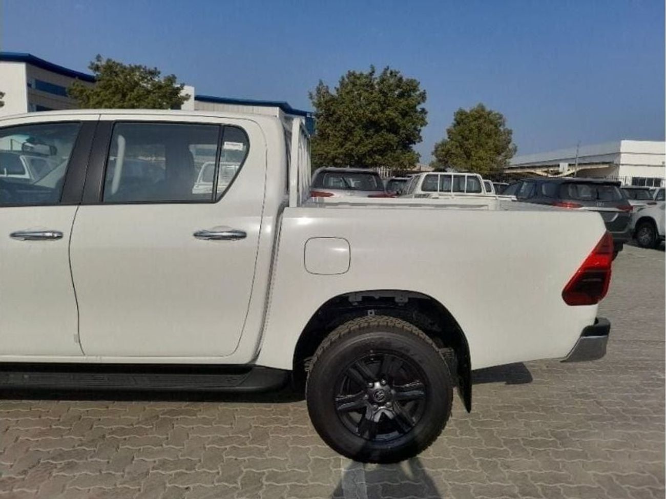 تويوتا هيلوكس Turbo Diesel 4WD 2.4L Automatic Double Cab Push Start HIGH  * EXPORT AFRICA Offer *