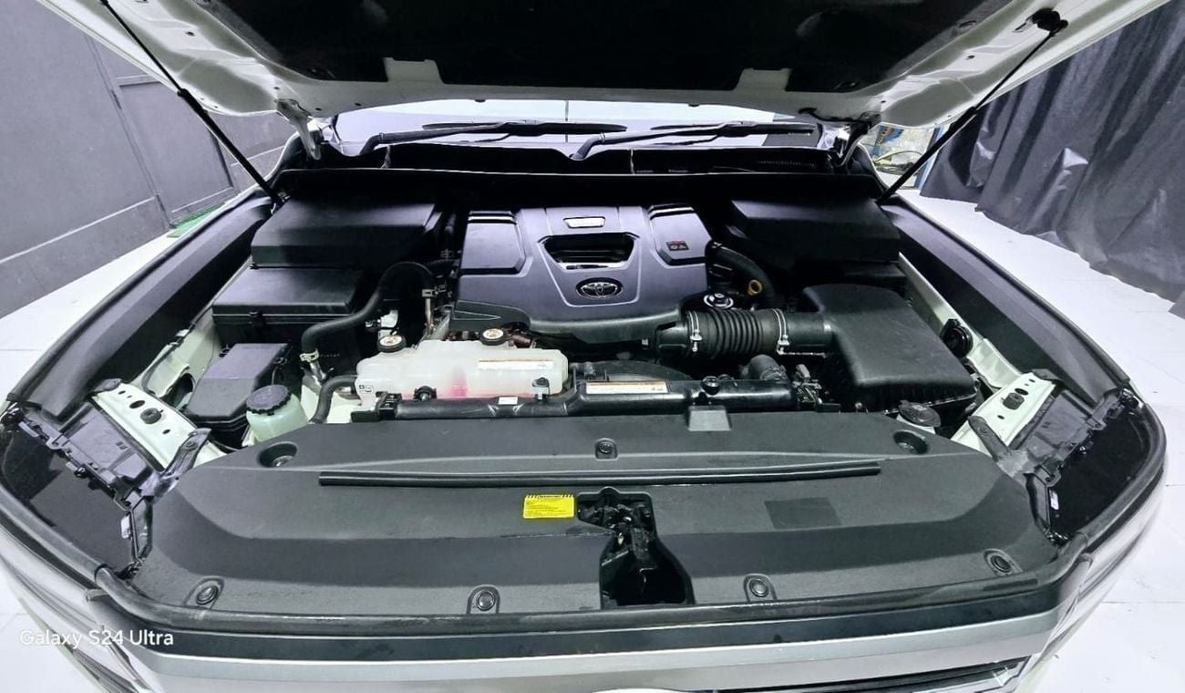 تويوتا لاند كروزر diesel 3.3 liter right hand drive in side beige sunroof leather seats