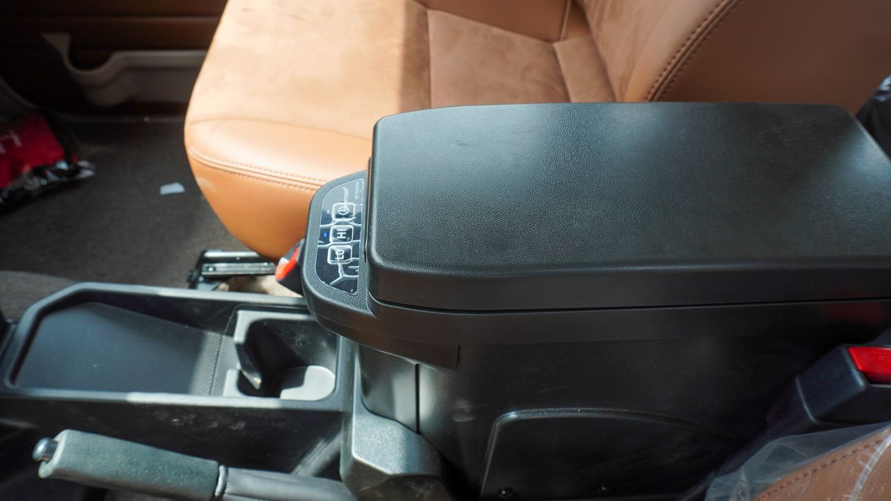 Toyota Land Cruiser 70 LX 4.0L V6 A/T