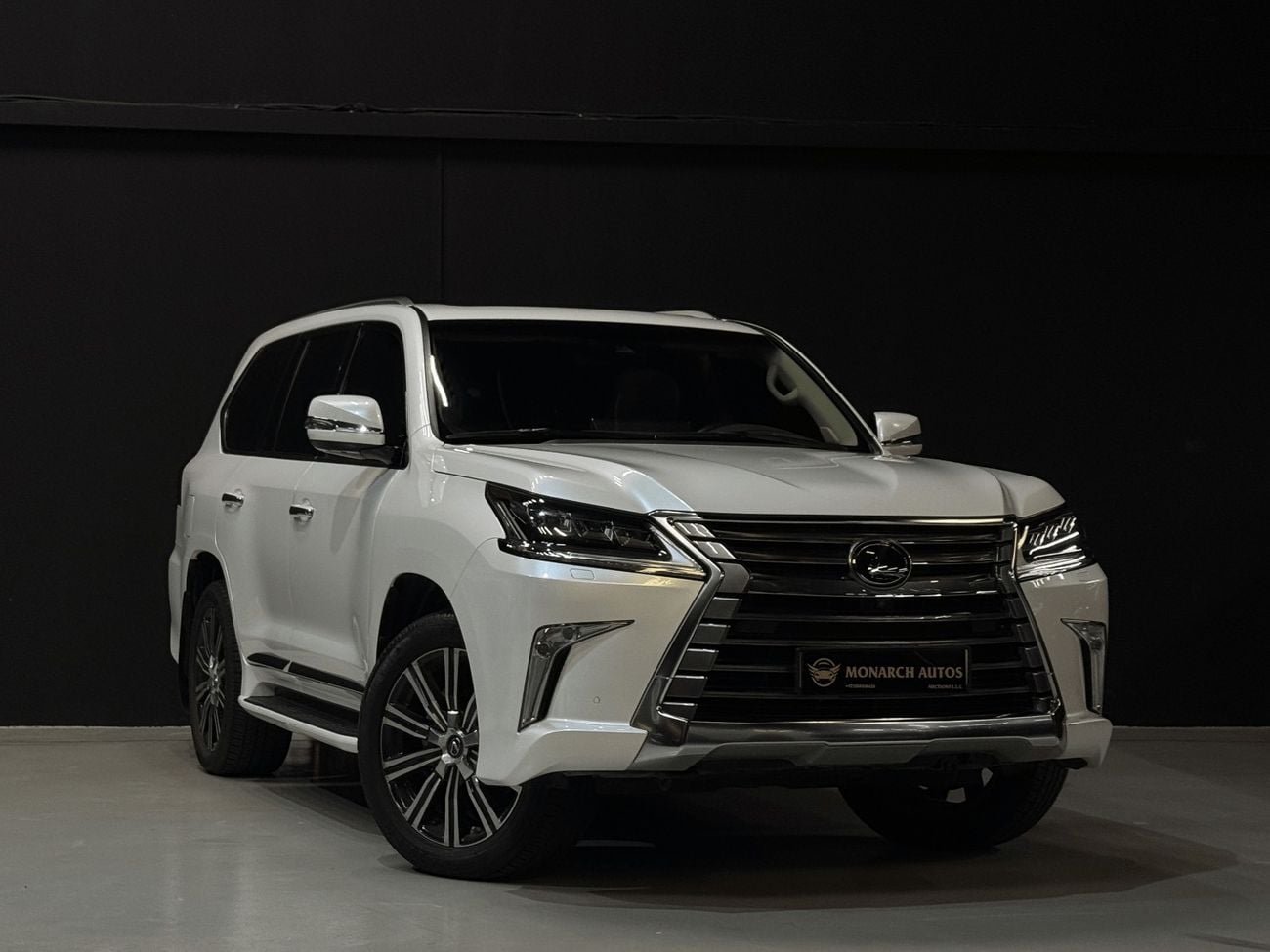 Lexus LX570 SIGNATURE