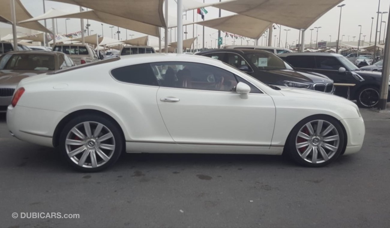 Bentley Continental GT Bentely  model 2010 GCC car prefect condition full service full option