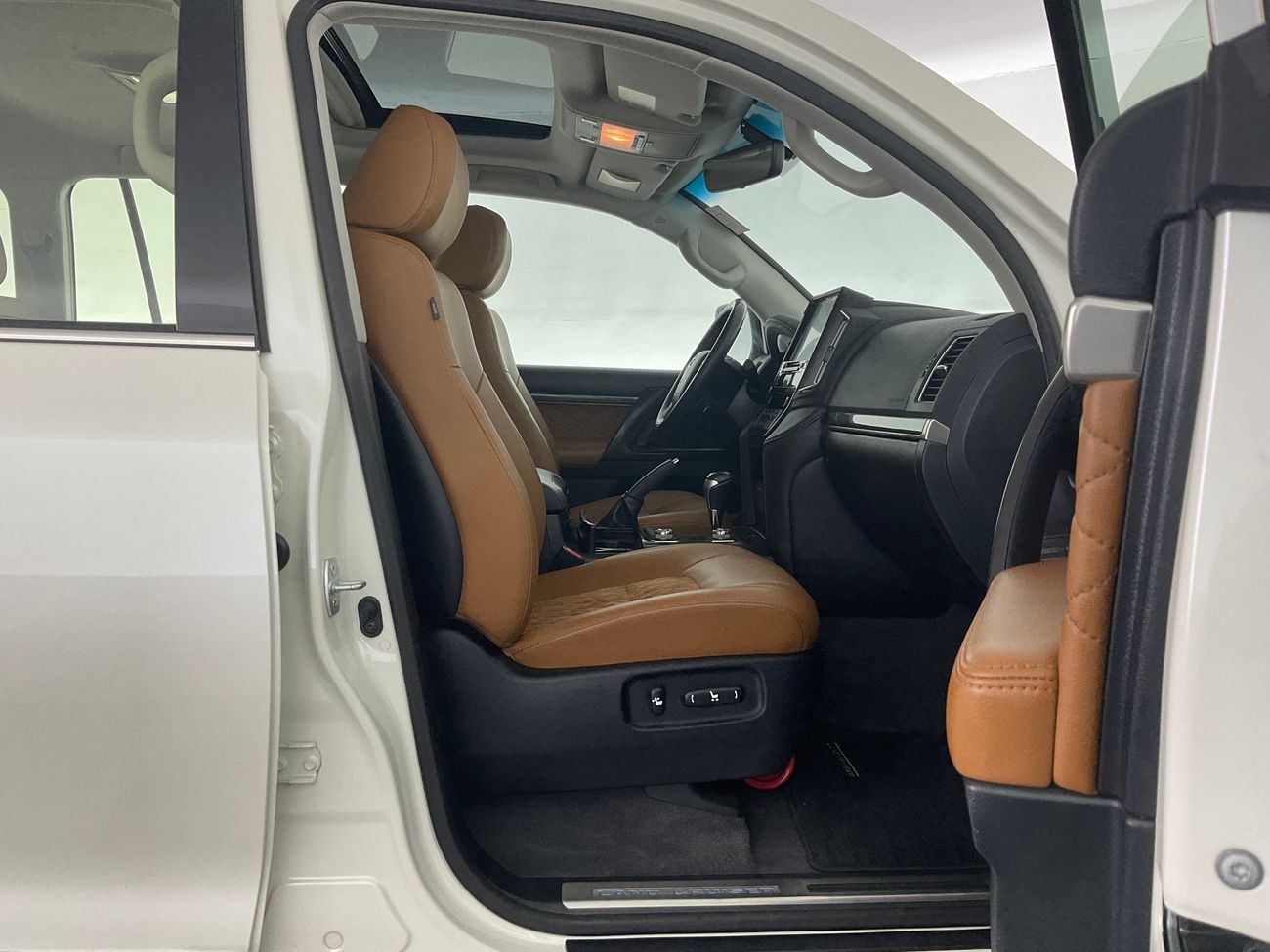 تويوتا لاند كروزر GXR GT | شامل الضمان | 0 ﺪﻔﻋﺓ ﺃﻮﻟﻯ