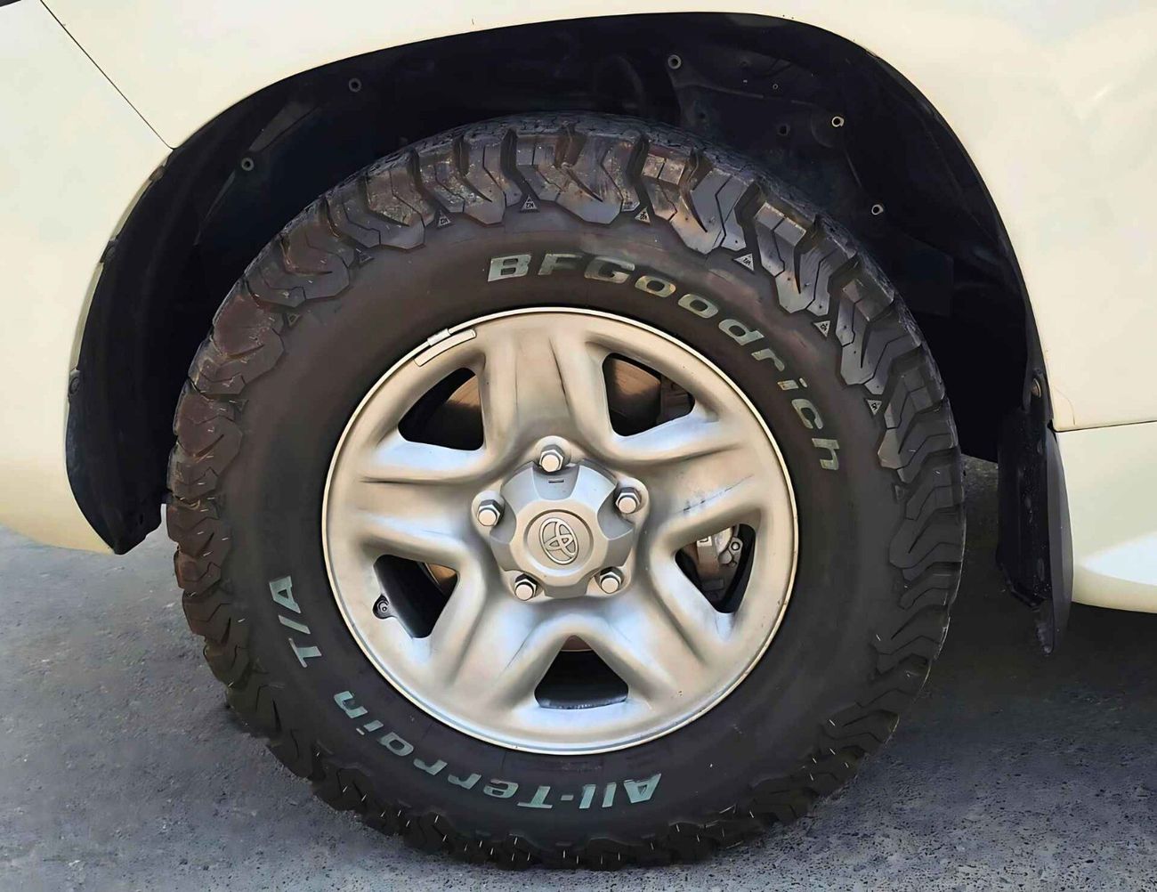 تويوتا لاند كروزر / GXR 4.5L / V8 / DIESEL /LOT#7663