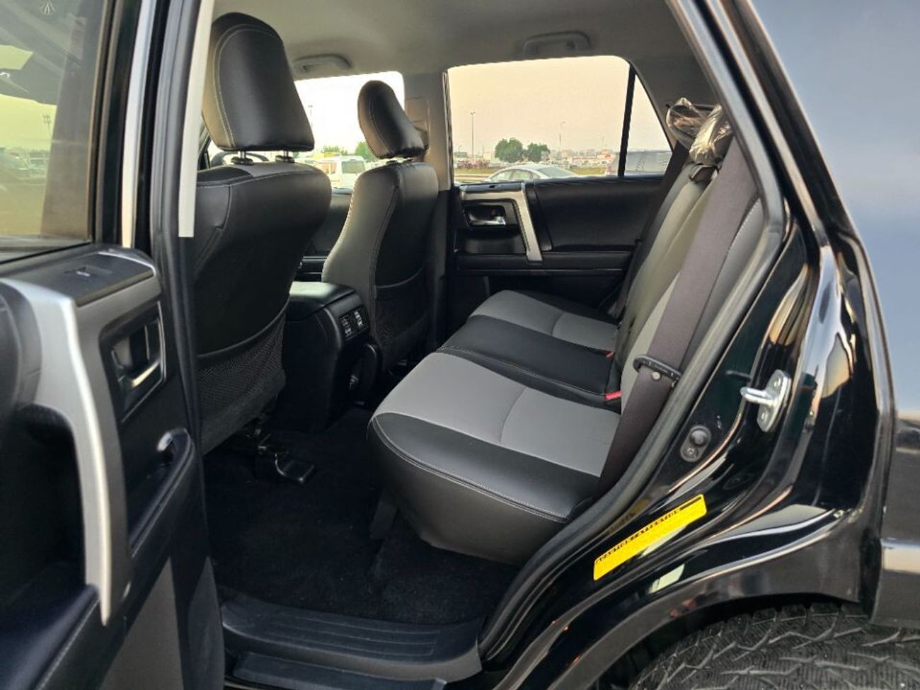 تويوتا Runner4 2022 Model 4x4 , Push button and leather seats