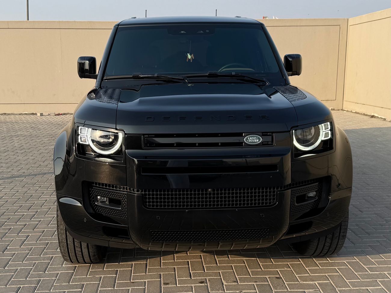 لاند روفر ديفندر X DYNAMIC BLACK EDITION GCC DUBAI AL TAYER