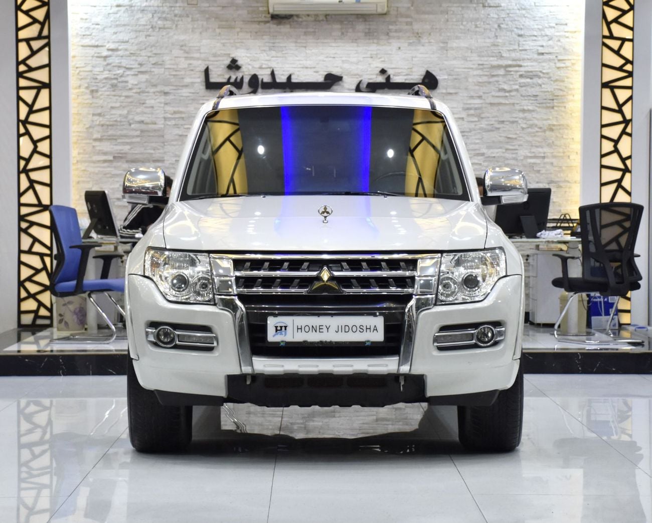Mitsubishi Pajero GLS MIDLINE EXCELLENT DEAL for our Mitsubishi Pajero GLS ( 2019 Model ) in White Color GCC Specs