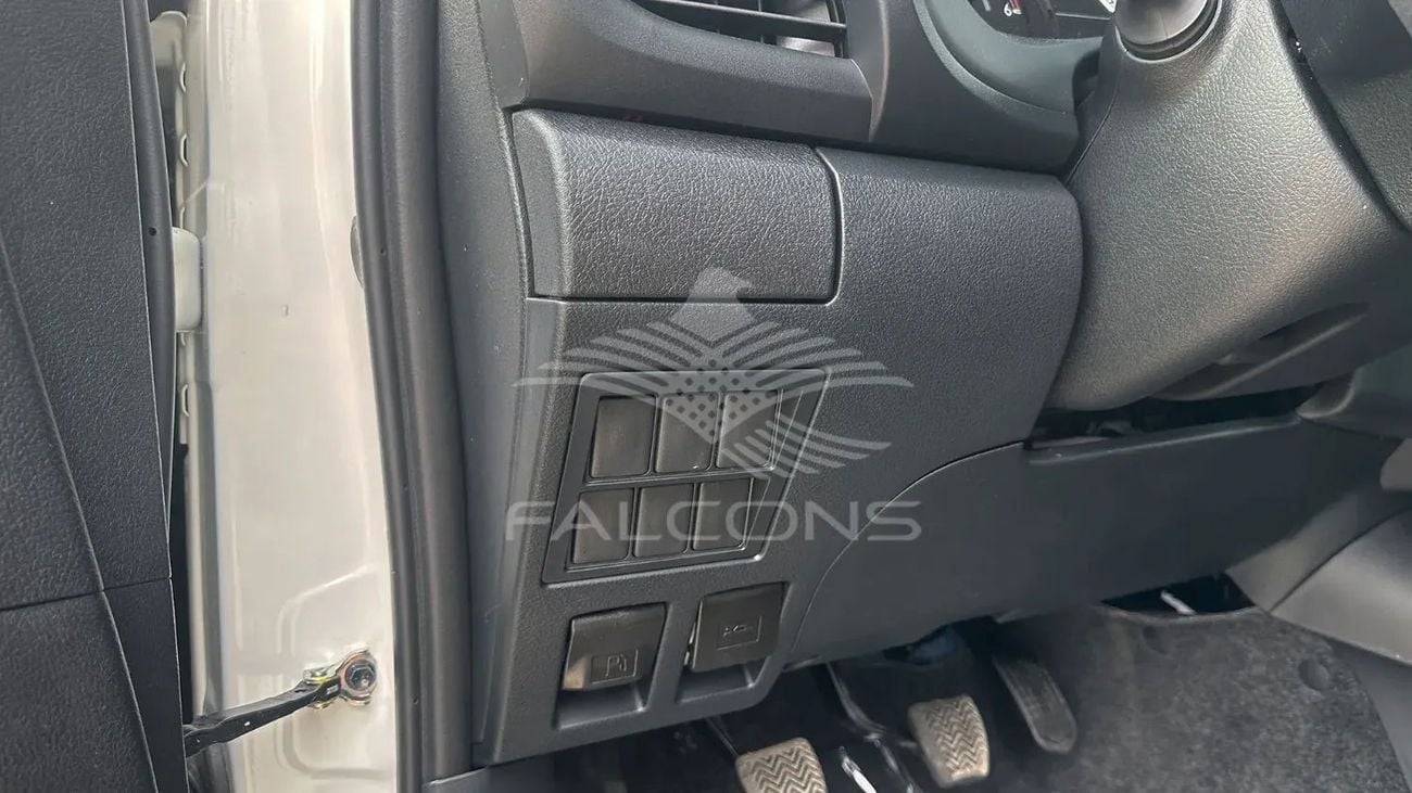 تويوتا هيلوكس DLX Toyota Hilux 2.4L Country TURBO ABS P.WIND, C.LOCK MT