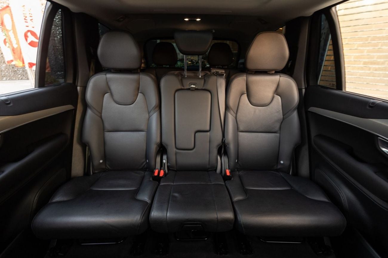 فولفو XC 90 MOMENTUM