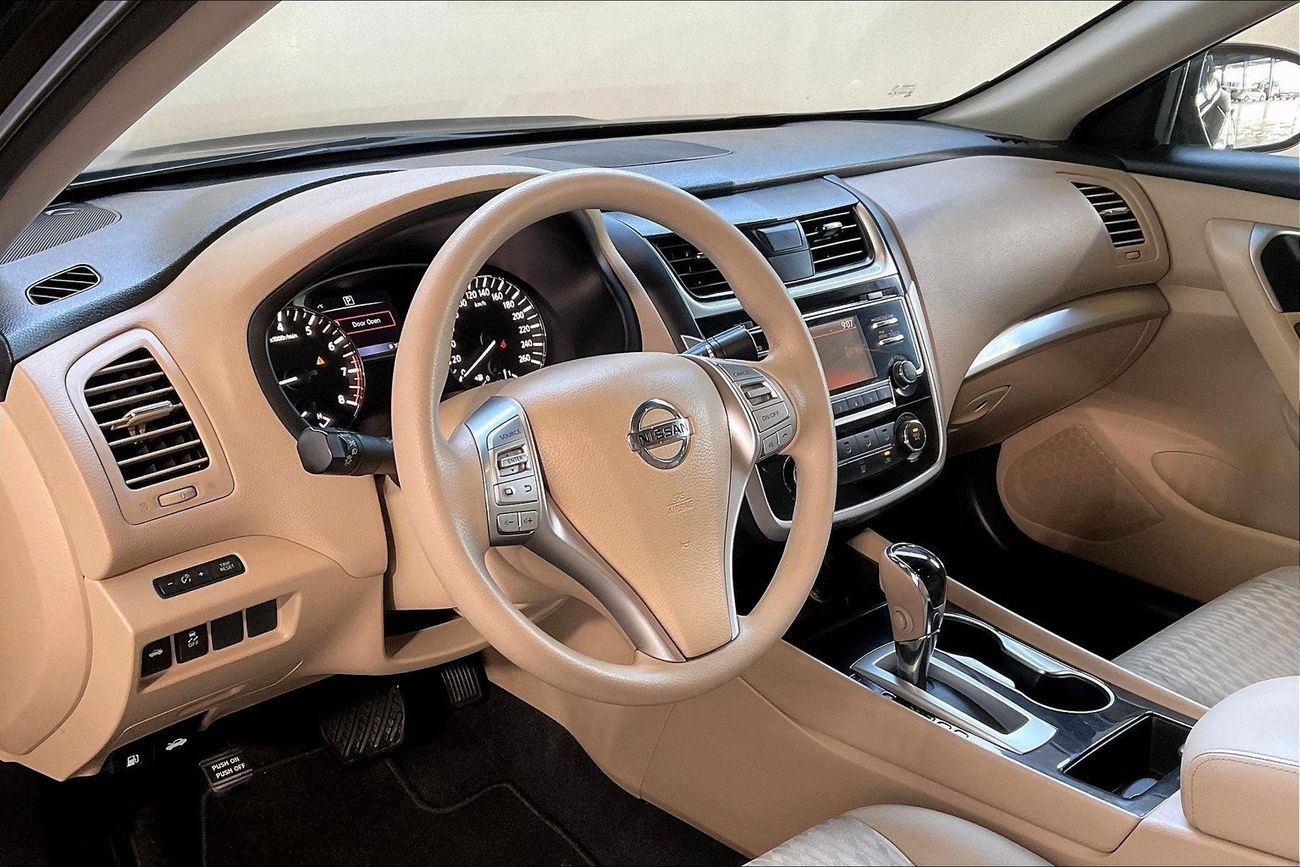 Nissan Altima SV