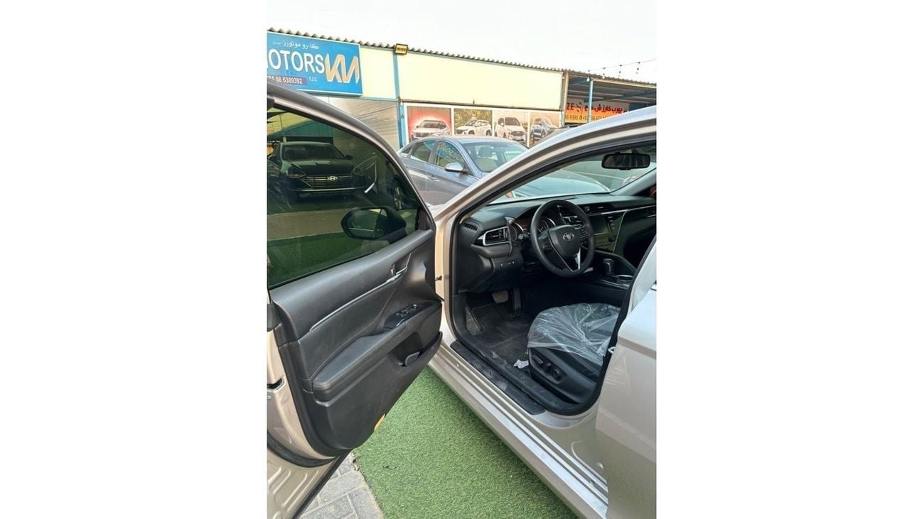 تويوتا كامري تويوتا كامري 2018 محرك 3.5 فتحة على فتحة مقاعد جلد مجهزة تجهيزا جيدا بحالة جيدة V6