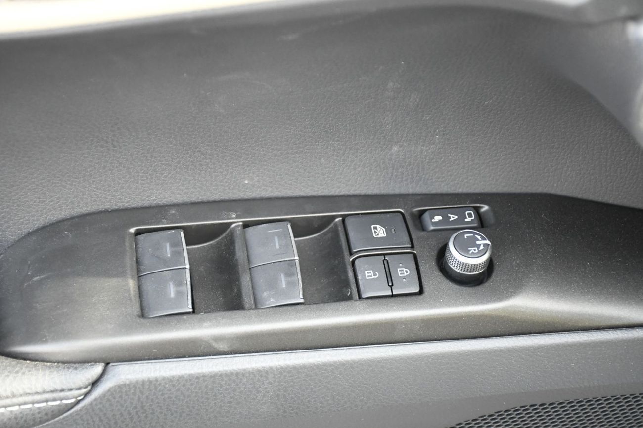 تويوتا كامري 2.5L LE Petrol GCC (Ready Stock)