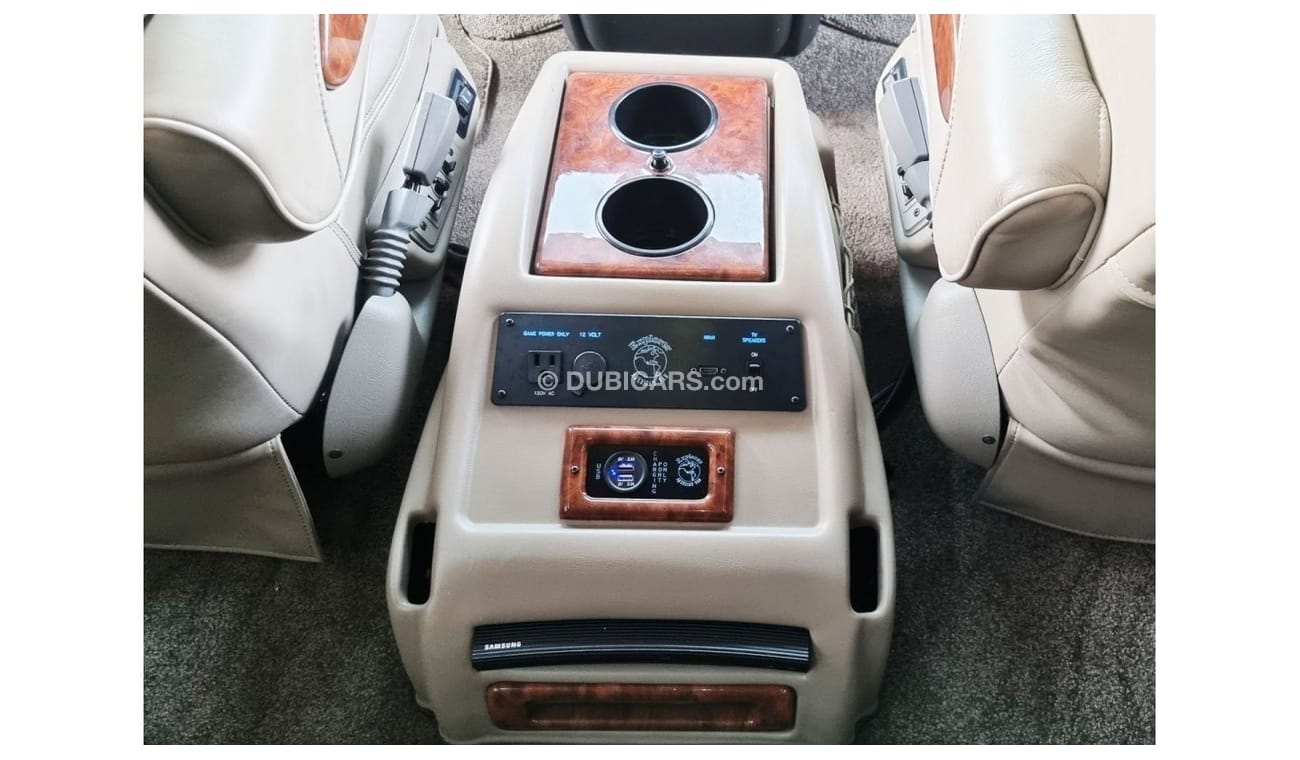 GMC Savana Explorer 4x4-6.0L-V8-2018-Excellent Condition-Luxury Van-Low Kilometer Driven-Vat Inclusive