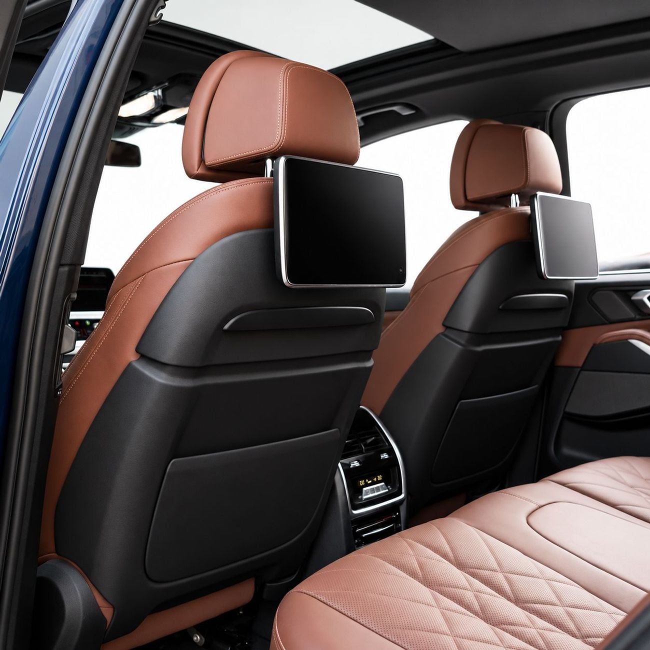 BMW X5 40i M SPORT AED 4,215 P.M • 0% Downpayment • X5 xDrive40i M Sport • Agency Warranty and Service Contract