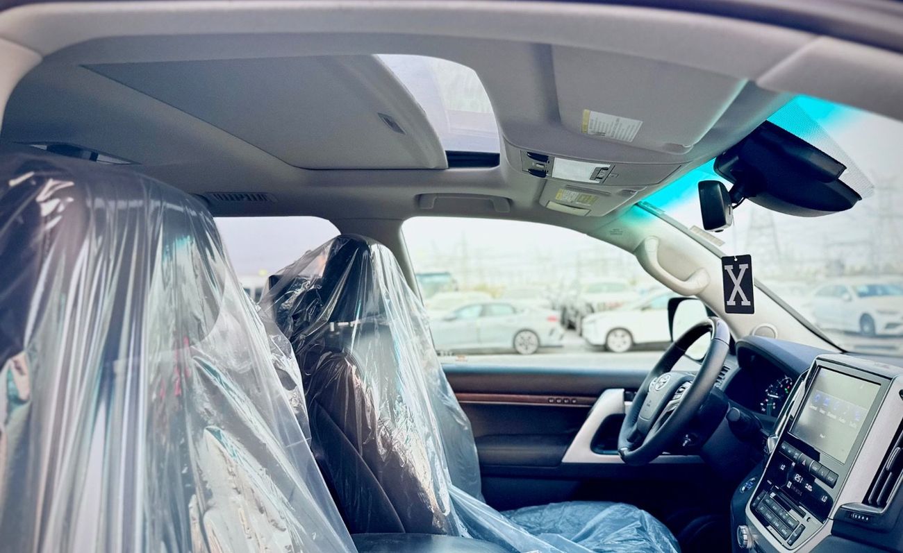 تويوتا لاند كروزر 2017 LHD VXR V8 Full Option Very Clean And Perfect Condition