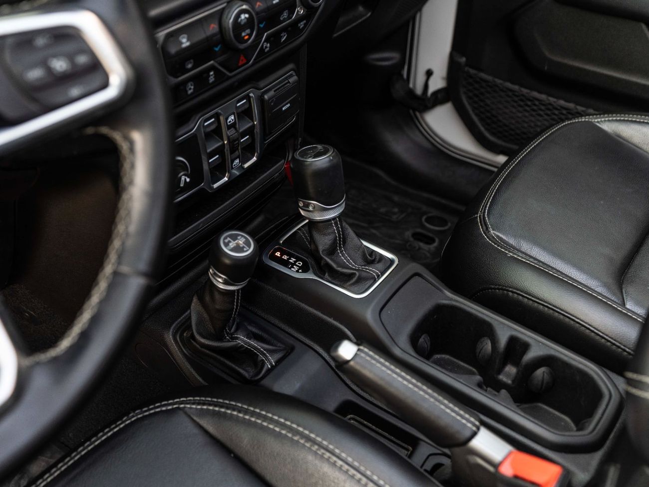 Jeep Wrangler Sahara 3.6L A/T (5 Seater)