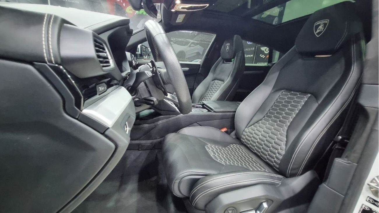 Lamborghini Urus Std LAMBORGHINI URUS 2020 IN PERFECT CONDITION ( CLEAN TITLE ) FOR 675K AED