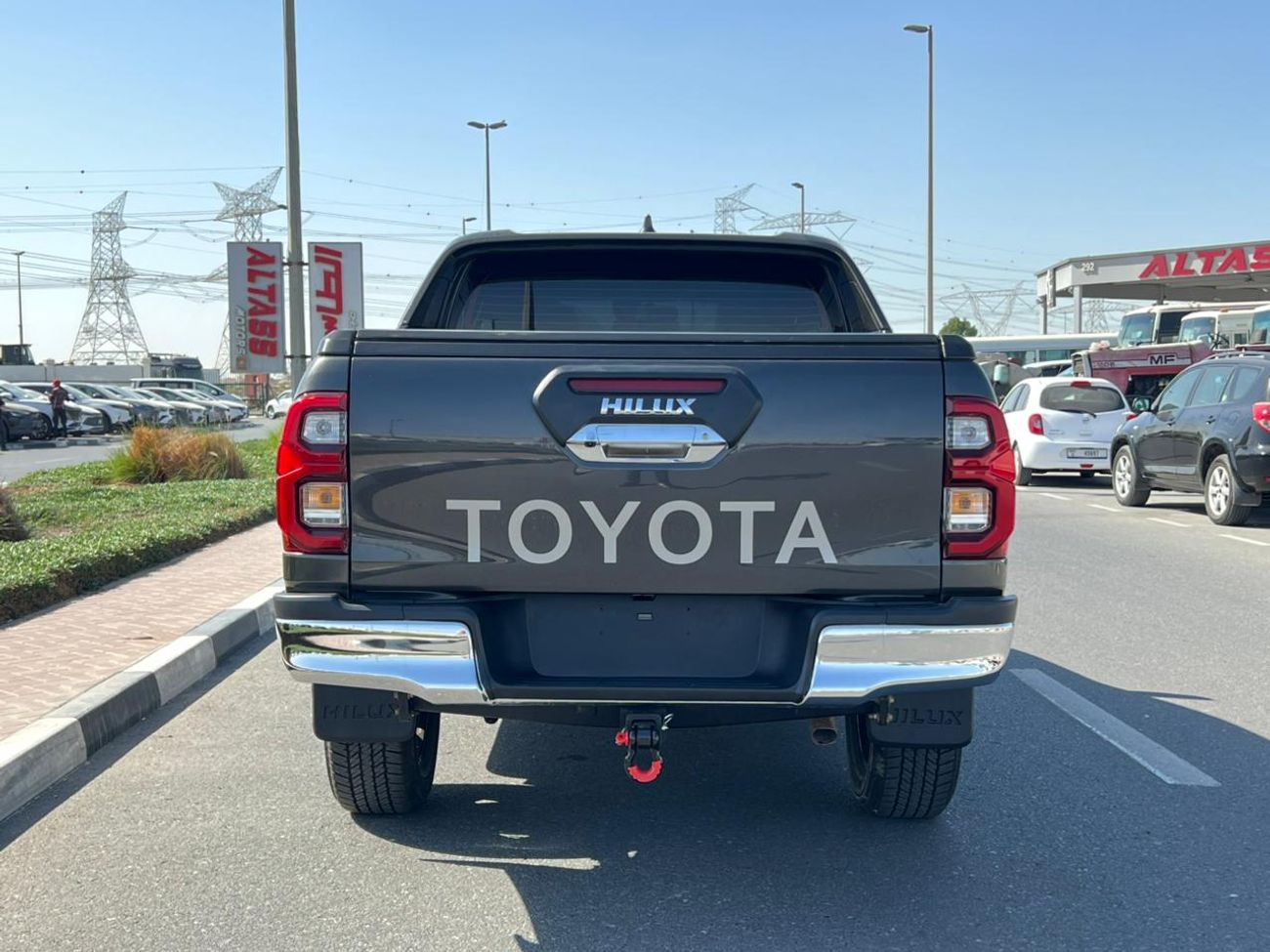 تويوتا هيلوكس The Toyota Hilux is a renowned mid-size pickup truck known for its exceptional ruggedness, reliabili