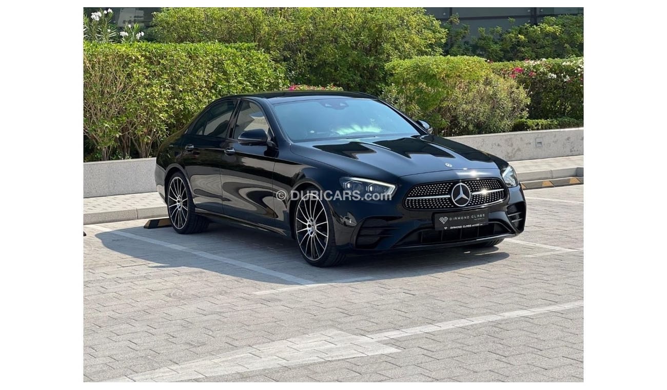 Mercedes-Benz E300 Premium + Mercedes E300 AMG  Panoramic  Head -up Display 2021 GCC  Under Warranty  Full Service Hist
