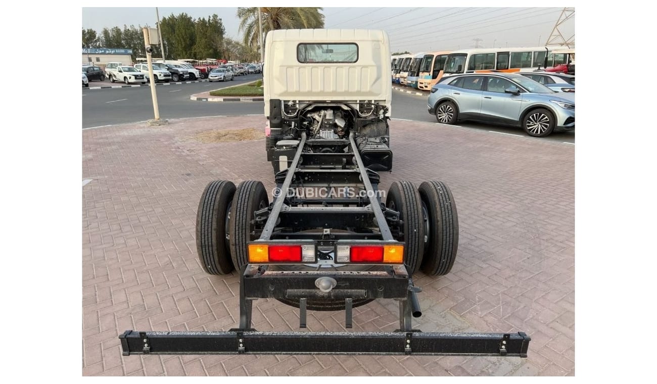 Mitsubishi Fuso Canter Fuso 14-ft Long Chassis 4.2L without Turbo