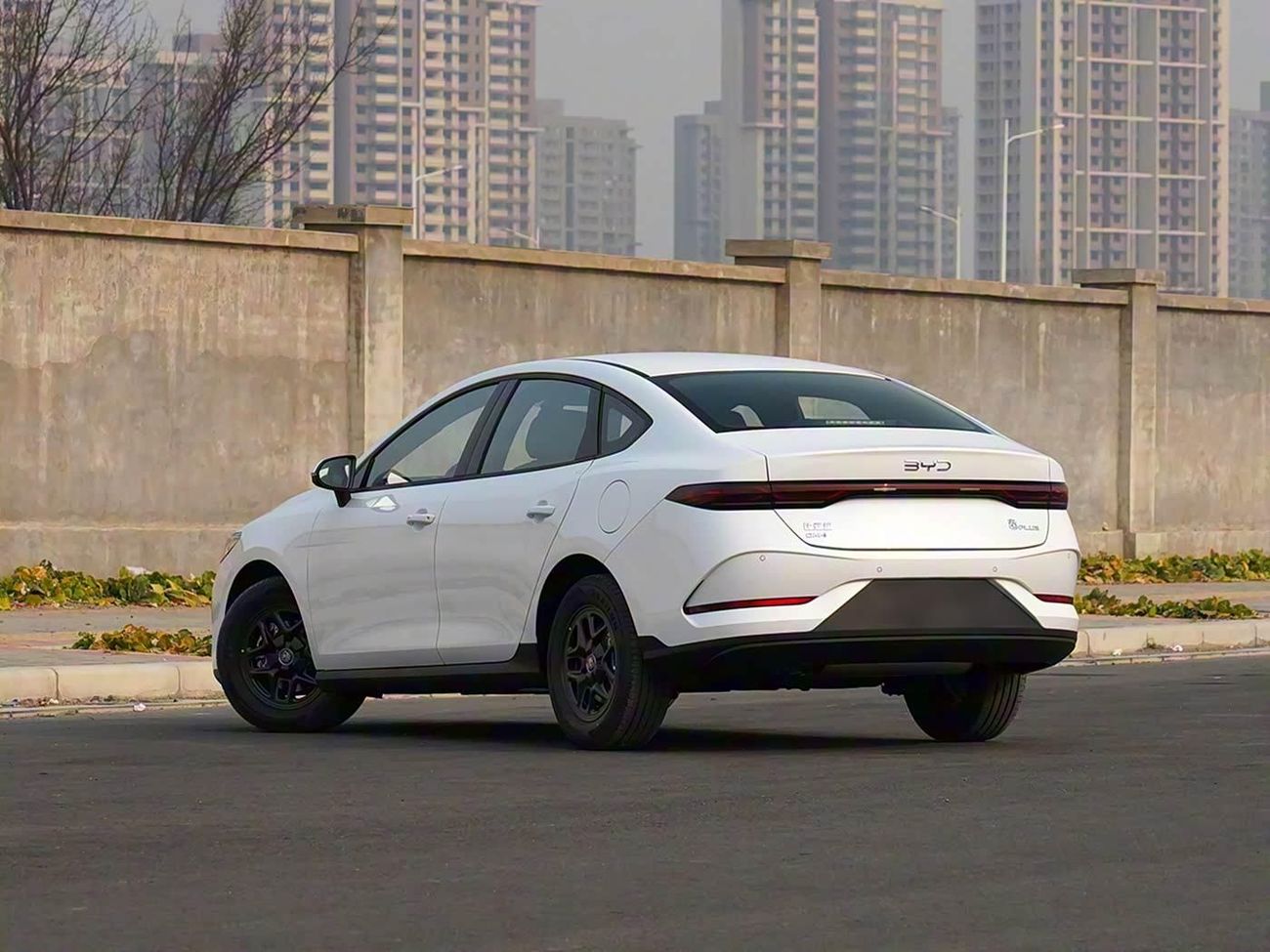 BYD QIN PLUS BYD QIN PLUS  DM - i 1.5L Plug-in Hybrid 55km Leading