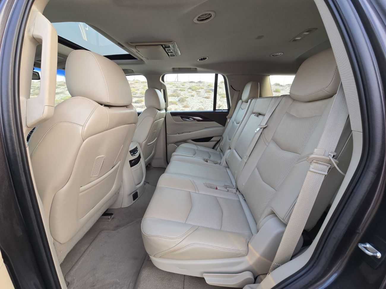 Cadillac Escalade Premium 6.2L CADILLAC ESCALADE 2015 GCC FULL OPITION // PERFECT CONDITION