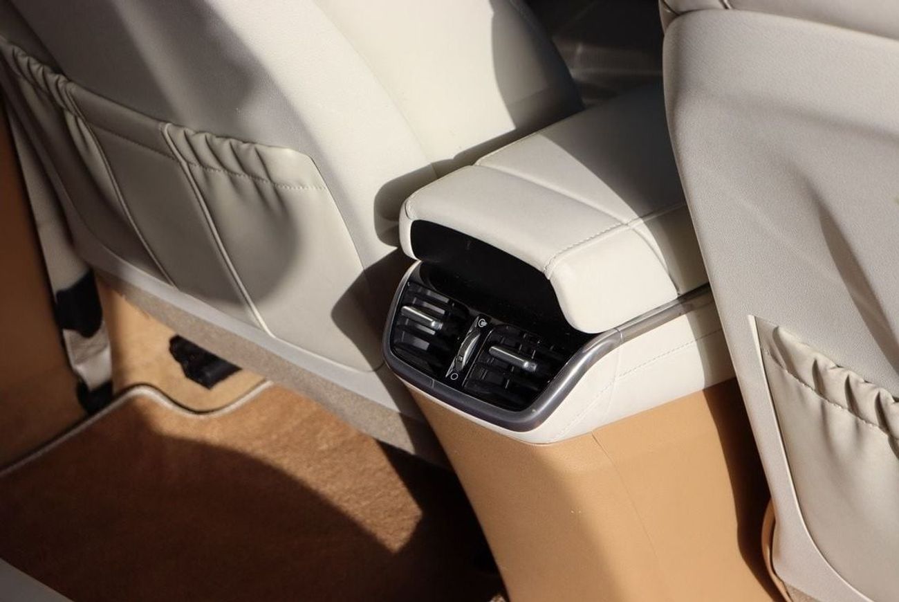 هيونداي أزيرا Top 3.5L Hyundai Azera Full / GCC / 2021 / 80,000KM / First Owner