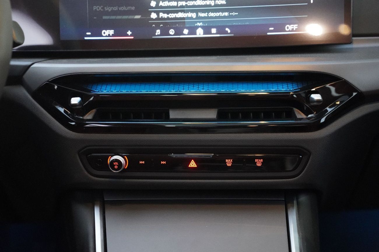 بي أم دبليو i3 2026 BMW e-Drive 35L M-Sport Package FWD 0Km