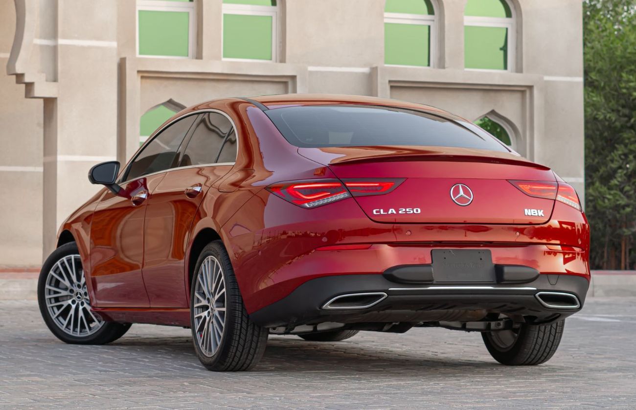 Mercedes-Benz CLA 250 Std 2.0L (221 HP)